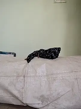 Snapshot of Desi_Bhabi_01 chatting on 11-06-25, 09:21 Desi Bhabi 01 online show from 11-06-25, 09:21