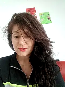 Snapshot of lunadicty chatting on 02-13-25, 10:11 lunadicty online show from 02-13-25, 10:11