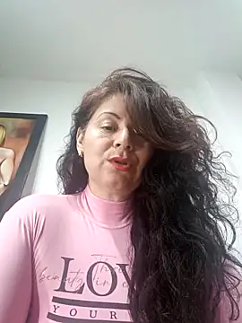 Snapshot of lunadicty chatting on 02-27-25, 10:53 lunadicty online show from 02-27-25, 10:53