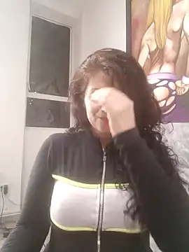 Snapshot of lunadicty chatting on 03-20-25, 11:02 lunadicty online show from 03-20-25, 11:02