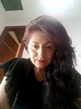 Snapshot of lunadicty chatting on 11-19-25, 12:32 lunadicty online show from 11-19-25, 12:32