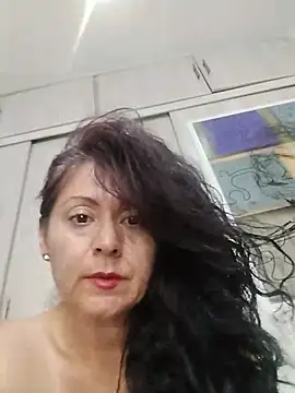 Snapshot of lunadicty chatting on 05-16-26, 12:18 lunadicty online show from 05-16-26, 12:18
