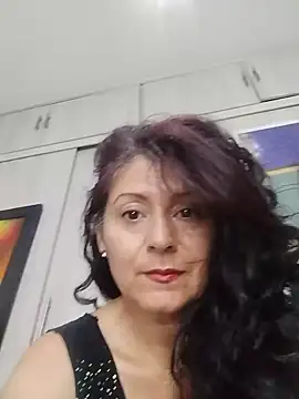Snapshot of lunadicty chatting on 05-17-26, 01:14 lunadicty online show from 05-17-26, 01:14