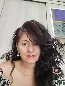 Snapshot of lunadicty chatting on 05-17-26, 06:48 lunadicty online show from 05-17-26, 06:48