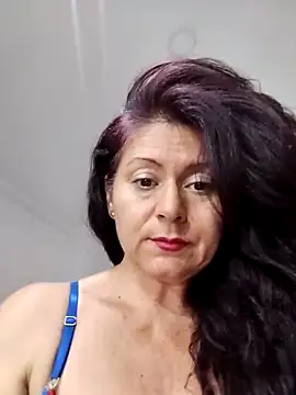 Snapshot of lunadicty chatting on 05-31-26, 07:37 lunadicty online show from 05-31-26, 07:37