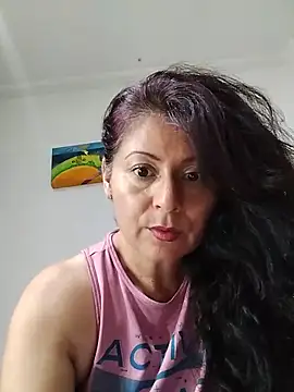 Snapshot of lunadicty chatting on 06-10-26, 05:34 lunadicty online show from 06-10-26, 05:34