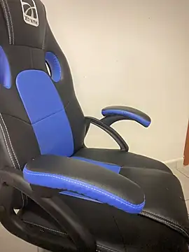 Snapshot of Monella123 chatting on 02-02-26, 05:44 Monella123 online show from 02-02-26, 05:44