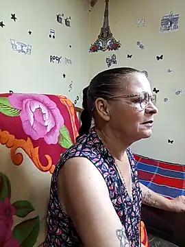 katrina perez online show from 10-11-25, 09:35