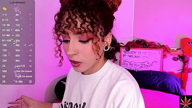 Snapshot of MaryJanelovers chatting on 01-06-26, 10:45 MaryJanelovers online show from 01-06-26, 10:45