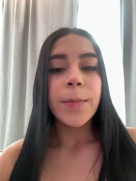 Snapshot of Ivy_rein chatting on 12-20-25, 03:41 Ivy rein online show from 12-20-25, 03:41