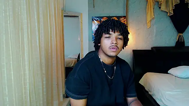 Snapshot of black_king_241 chatting on 10-01-25, 03:01 black king 241 online show from 10-01-25, 03:01