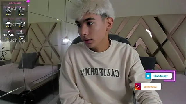 OliverTwinky online show from 09-25-25, 01:59