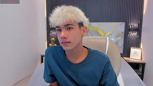 OliverTwinky online show from 10-04-25, 02:04