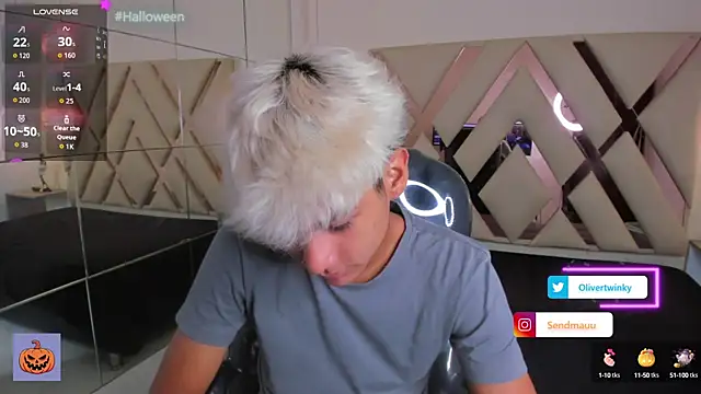 OliverTwinky online show from 10-09-25, 03:21