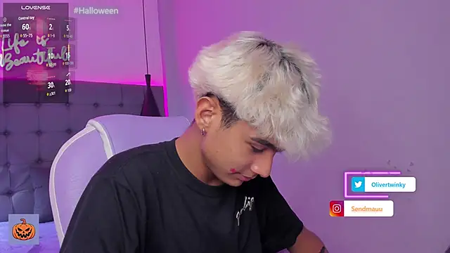 OliverTwinky online show from 10-13-25, 05:07