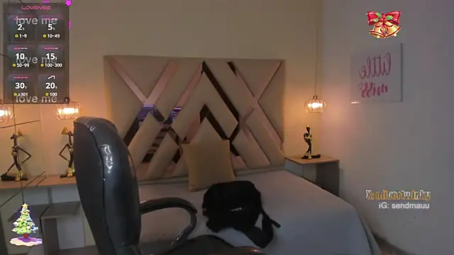 OliverTwinky online show from 11-14-25, 01:43