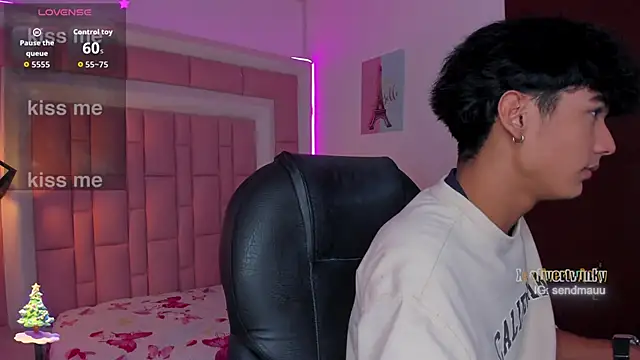 OliverTwinky online show from 11-20-25, 04:34