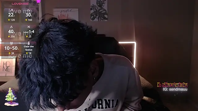 OliverTwinky online show from 11-25-25, 08:31