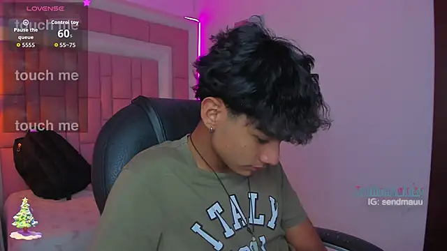 OliverTwinky online show from 12-04-25, 02:37