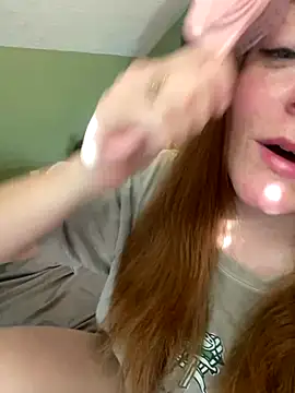 Snapshot of bankruptbabe chatting on 10-11-25, 09:13 bankruptbabe online show from 10-11-25, 09:13