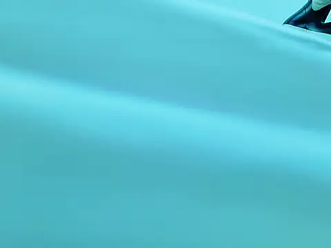 Snapshot of Raven_goth chatting on 12-19-25, 08:27 Raven goth online show from 12-19-25, 08:27