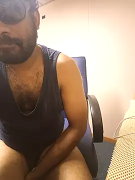 Snapshot of UrbanUtopia chatting on 03-05-26, 03:13 UrbanUtopia online show from 03-05-26, 03:13