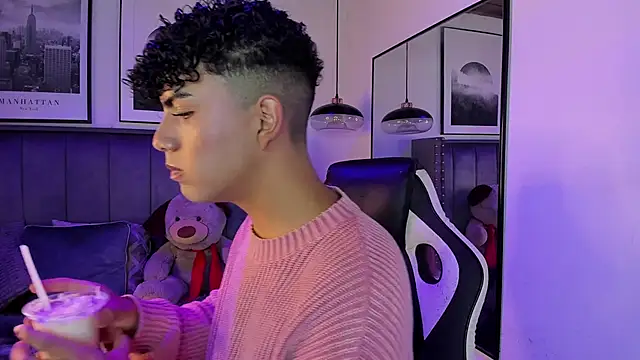 Niick Twink online show from 10-13-25, 07:36