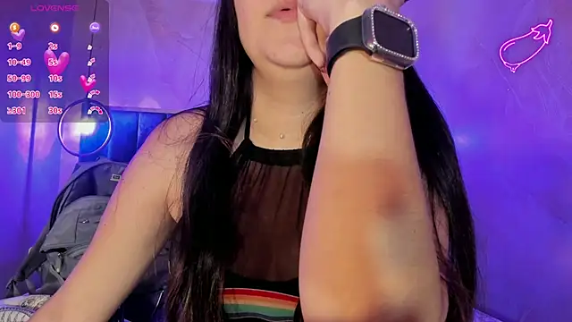 Snapshot of AlissaJoness chatting on 11-12-25, 11:32 AlissaJoness online show from 11-12-25, 11:32