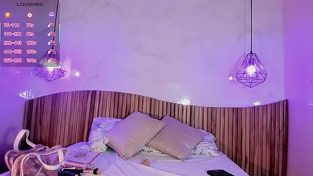 Snapshot of AlissaJoness chatting on 12-01-25, 11:48 AlissaJoness online show from 12-01-25, 11:48