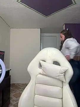 Baby  Otaku online show from 10-04-25, 07:56