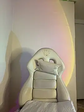 Baby  Otaku online show from 10-10-25, 10:31