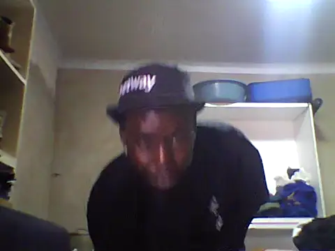 Snapshot of T1011 chatting on 09-26-25, 01:04 T1011 online show from 09-26-25, 01:04