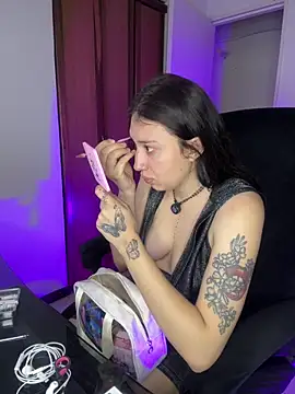 Snapshot of Mia__Gray chatting on 04-28-26, 05:51 Mia Gray online show from 04-28-26, 05:51