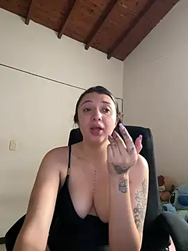 Snapshot of Mia__Gray chatting on 05-13-26, 05:32 Mia Gray online show from 05-13-26, 05:32