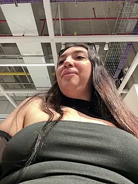 Snapshot of Mia__Gray chatting on 05-18-26, 06:14 Mia Gray online show from 05-18-26, 06:14