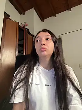 Snapshot of Mia__Gray chatting on 06-05-26, 06:24 Mia Gray online show from 06-05-26, 06:24