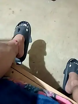 luuiss12 online show from 10-25-25, 05:15