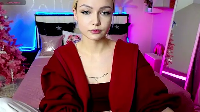 LinaLirian online show from 12-13-25, 07:53