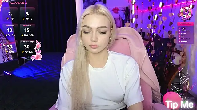 LinaLirian online show from 03-24-26, 02:44