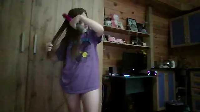 Snapshot of Little_shygirl chatting on 11-20-25, 05:18 Little shygirl online show from 11-20-25, 05:18