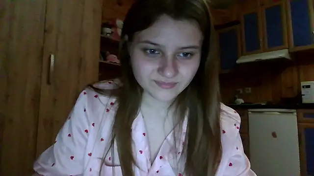 Snapshot of Little_shygirl chatting on 11-20-25, 05:23 Little shygirl online show from 11-20-25, 05:23