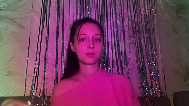 Snapshot of YourTemptation_ chatting on 12-16-25, 02:33 YourTemptation online show from 12-16-25, 02:33