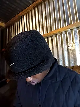 Snapshot of Thenaughtyboy360 chatting on 10-11-25, 09:13 Thenaughtyboy360 online show from 10-11-25, 09:13