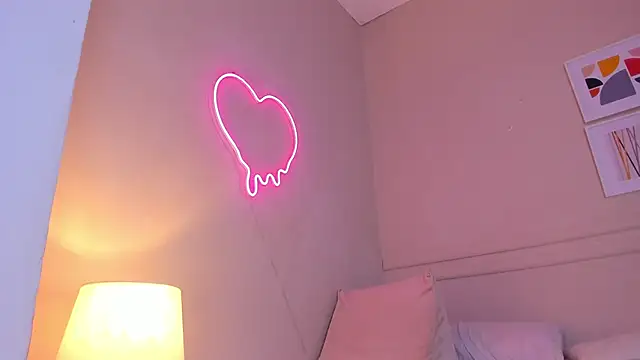  lucia 18 online show from 03-22-25, 05:52