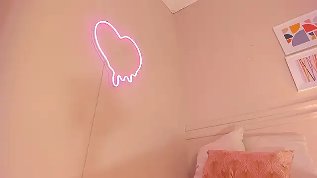  lucia 18 online show from 10-16-25, 01:34