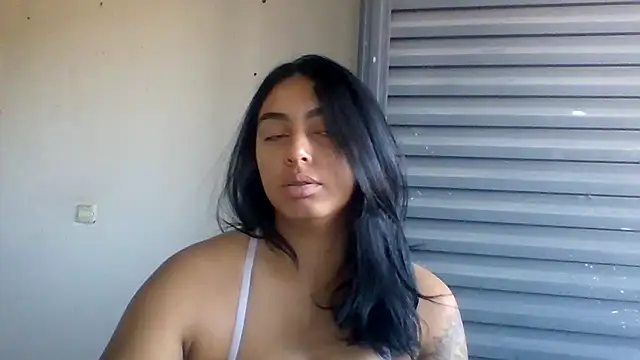 Snapshot of querida777 chatting on 09-17-25, 01:46 querida777 online show from 09-17-25, 01:46