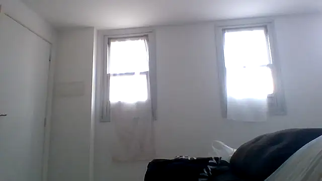 Snapshot of querida777 chatting on 11-25-25, 05:02 querida777 online show from 11-25-25, 05:02