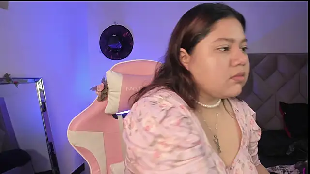 Snapshot of Paprika_ chatting on 11-20-25, 06:18 Paprika online show from 11-20-25, 06:18