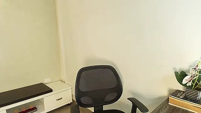  Victoria Collins online show from 10-11-25, 11:09