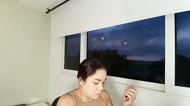  Victoria Collins online show from 11-08-25, 10:48